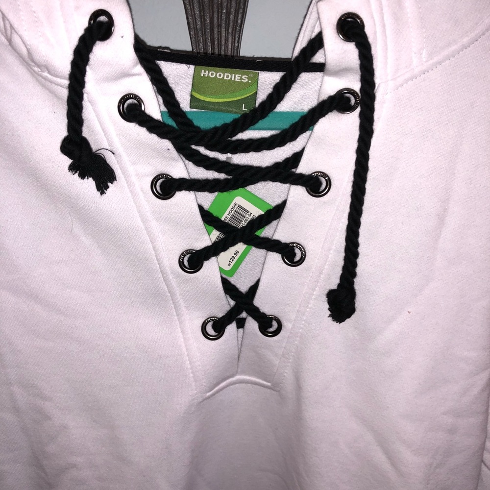 Cross string shirt 🖤 - Picture 2 of 5